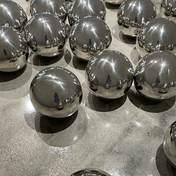 Meet your Posher, Ariana - Picture 1 of 1